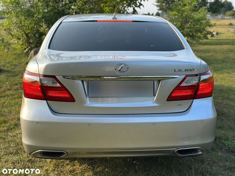 Lexus LS 460 AWD - 8