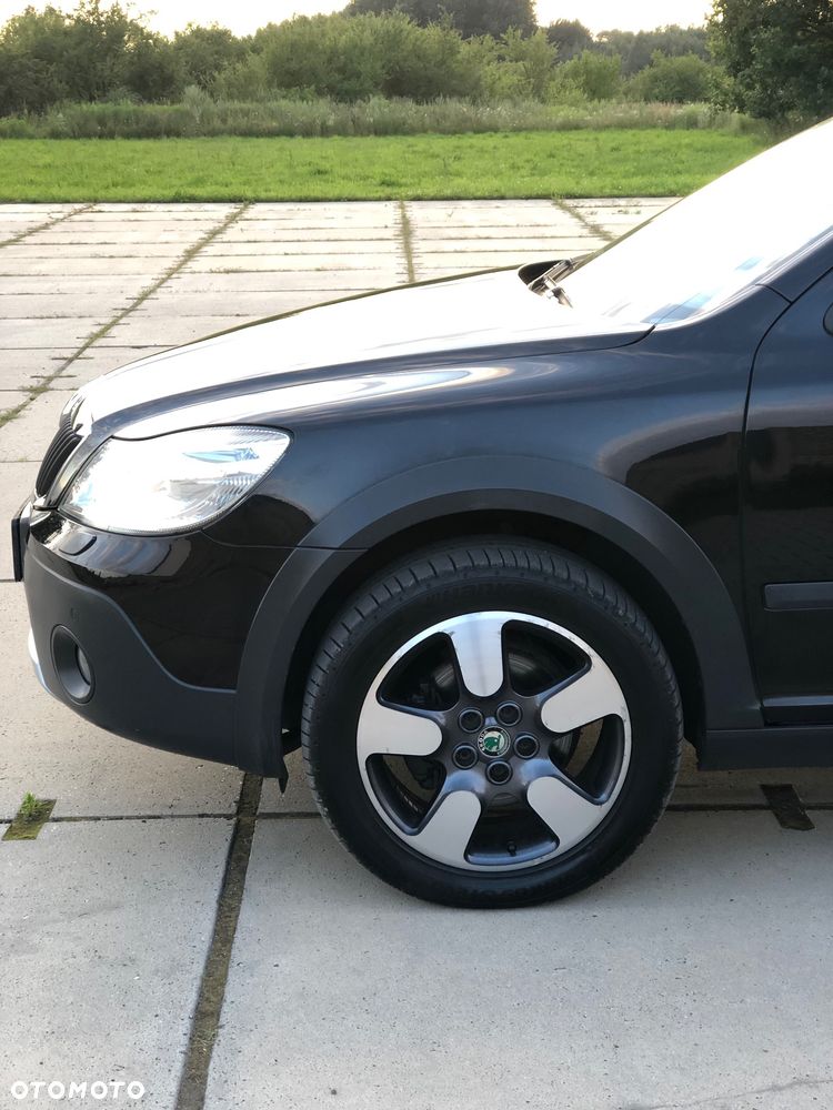 Skoda Octavia 2.0 TDI DPF 4x4 DSG Scout - 16