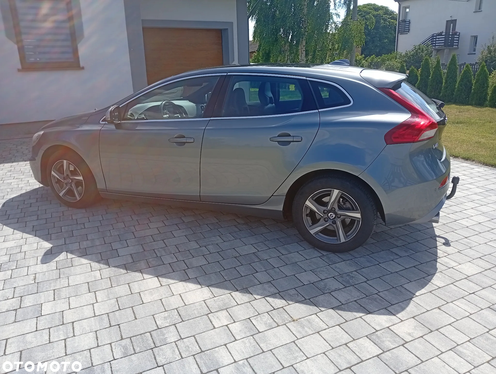 Volvo V40 D3 Drive-E R-Design Kinetic - 4