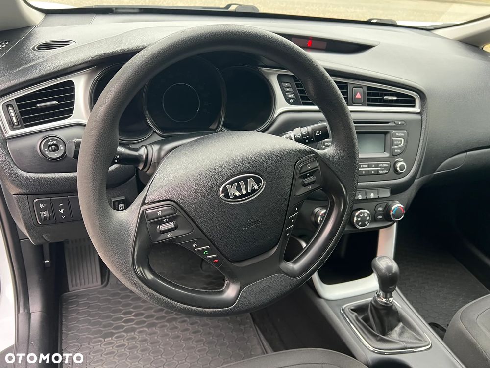 Kia Ceed 1.4 L - 8