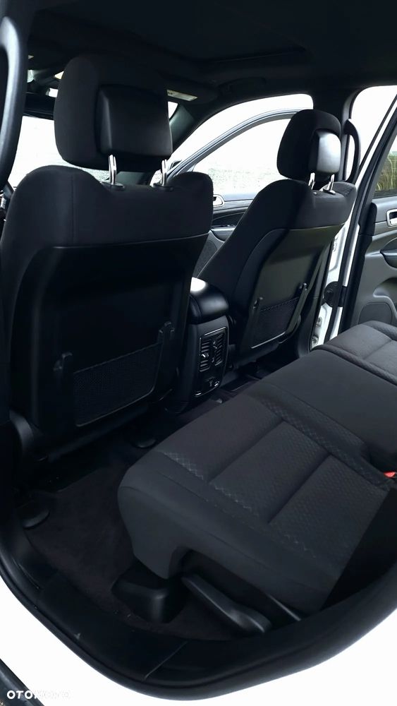 Jeep Grand Cherokee - 30