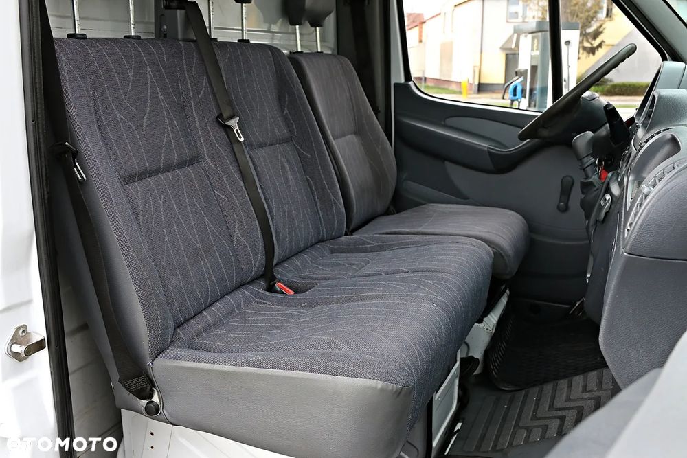 Mercedes-Benz Sprinter - 26