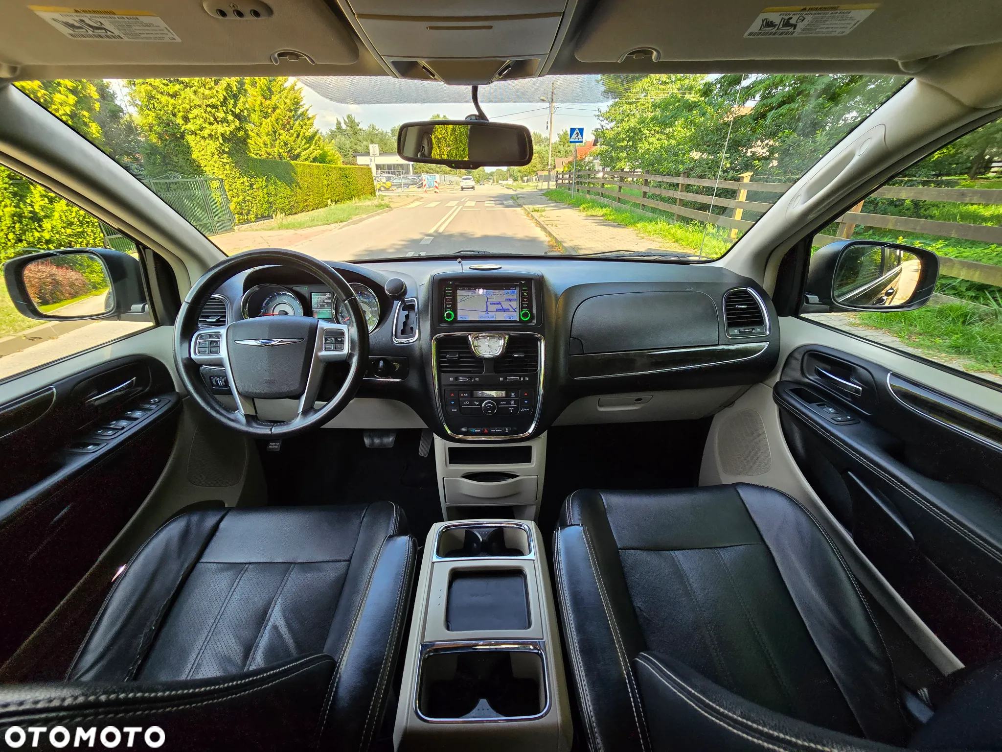 Chrysler Town & Country 3.6 Limited - 8