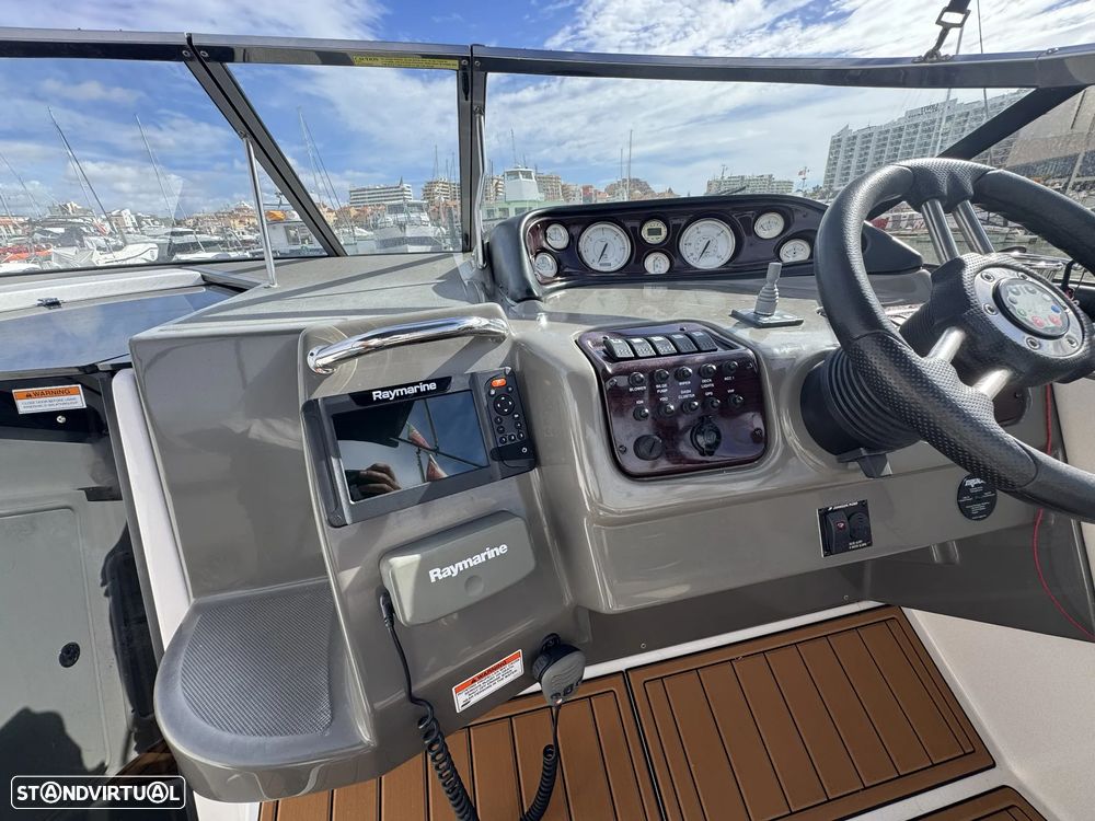 Regal 2665 Commodore - 10