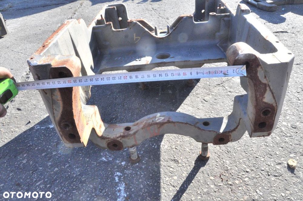 WSPORNIK SUPORT RAMA RENAULT CLAAS NR 7700098196 - 7