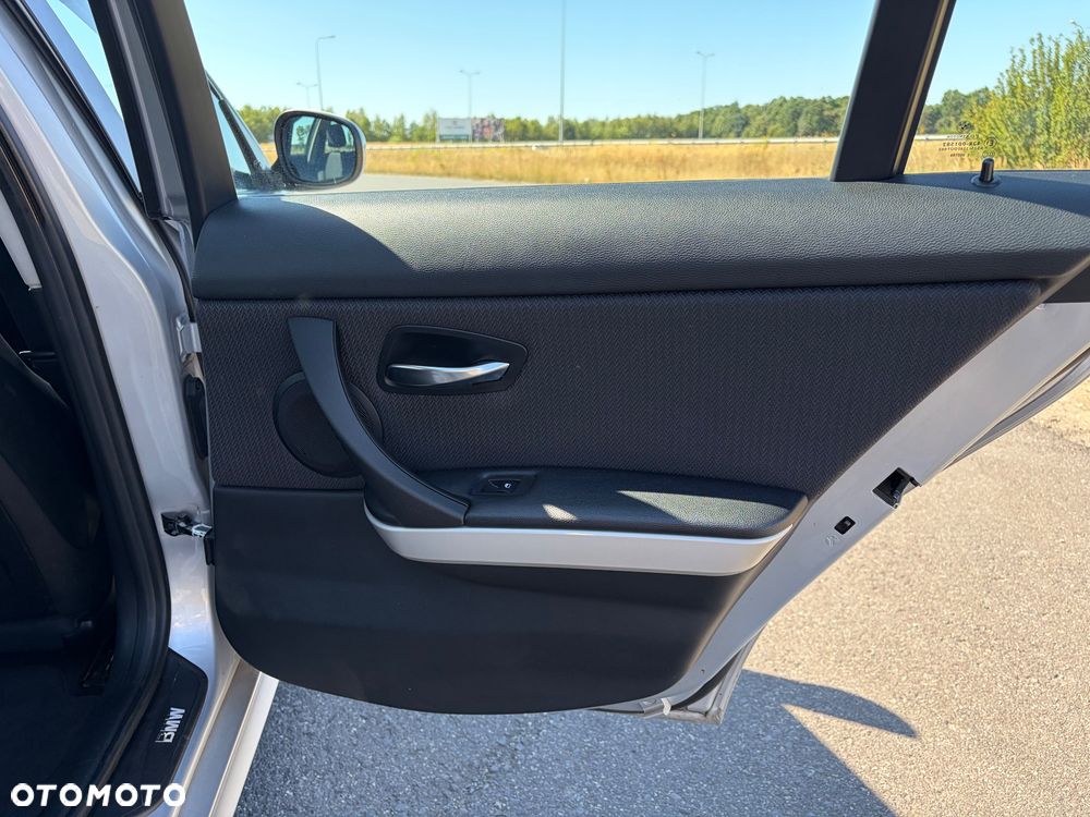 BMW Seria 3 318d DPF Edition Lifestyle - 30