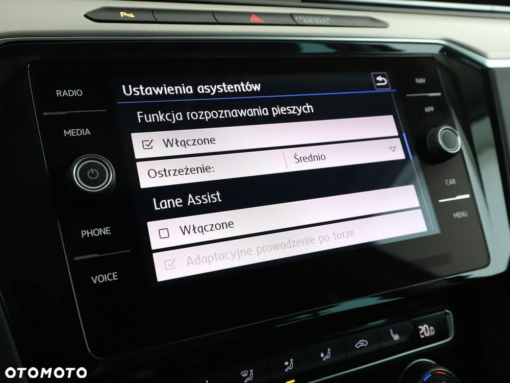 Volkswagen Passat Variant 2.0 TDI (BlueMotion Technology) Highline - 28