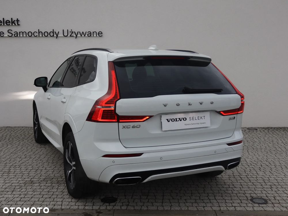 Volvo XC 60 B5 B AWD R-Design - 4