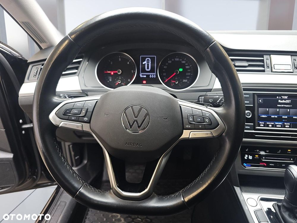 Volkswagen Passat Variant 2.0 TDI EVO Essence DSG - 13