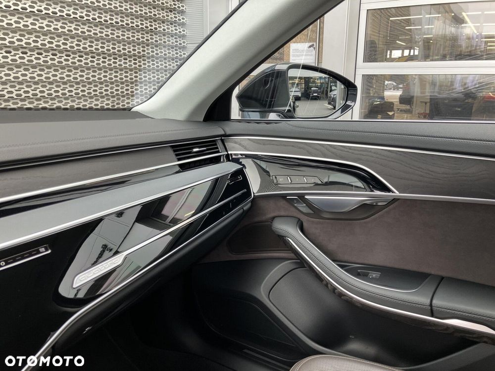Audi A8 - 32