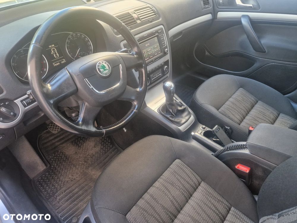 Skoda Octavia 1.6 Elegance - 15