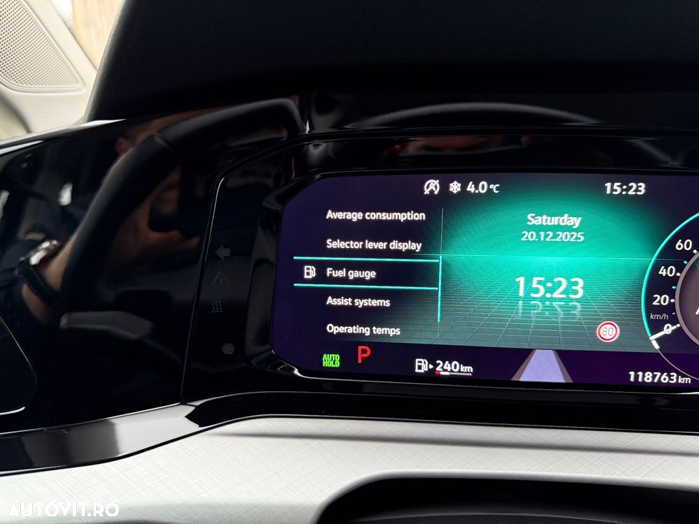 Volkswagen Golf - 24