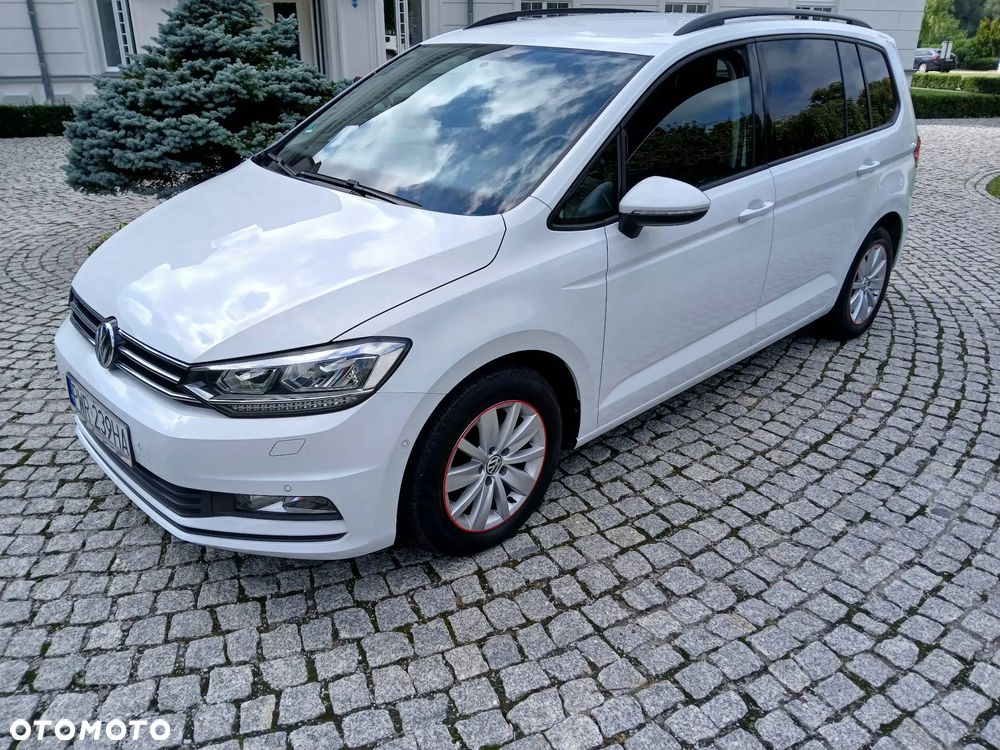Volkswagen Touran - 1