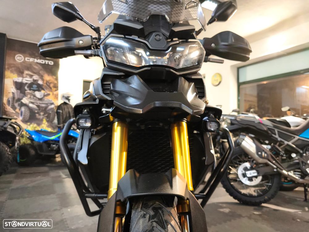 Voge 900DSX Black Knight - 2