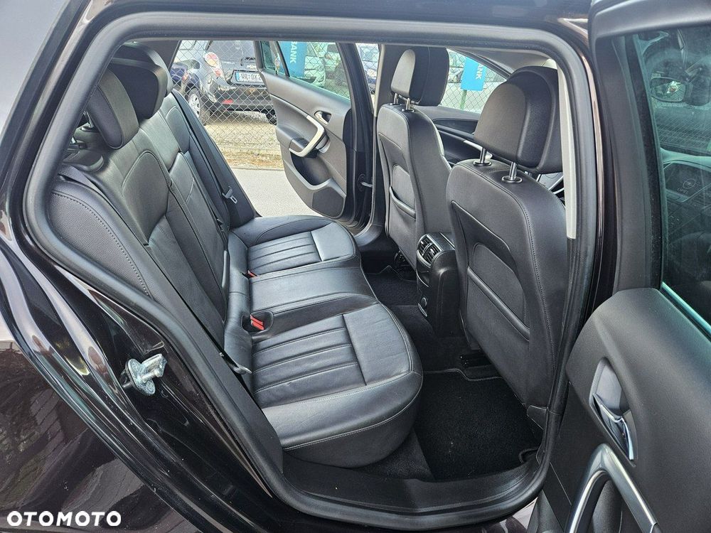 Opel Insignia - 11