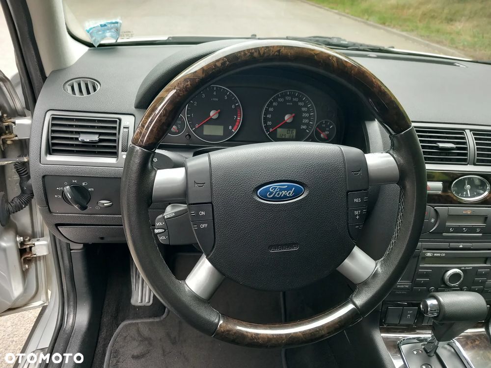 Ford Mondeo 2.0 Ghia Executive - 19