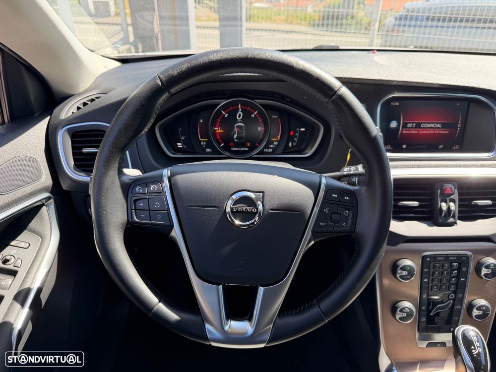 Volvo V40 Cross Country 2.0 D2 Momentum Geartronic - 14