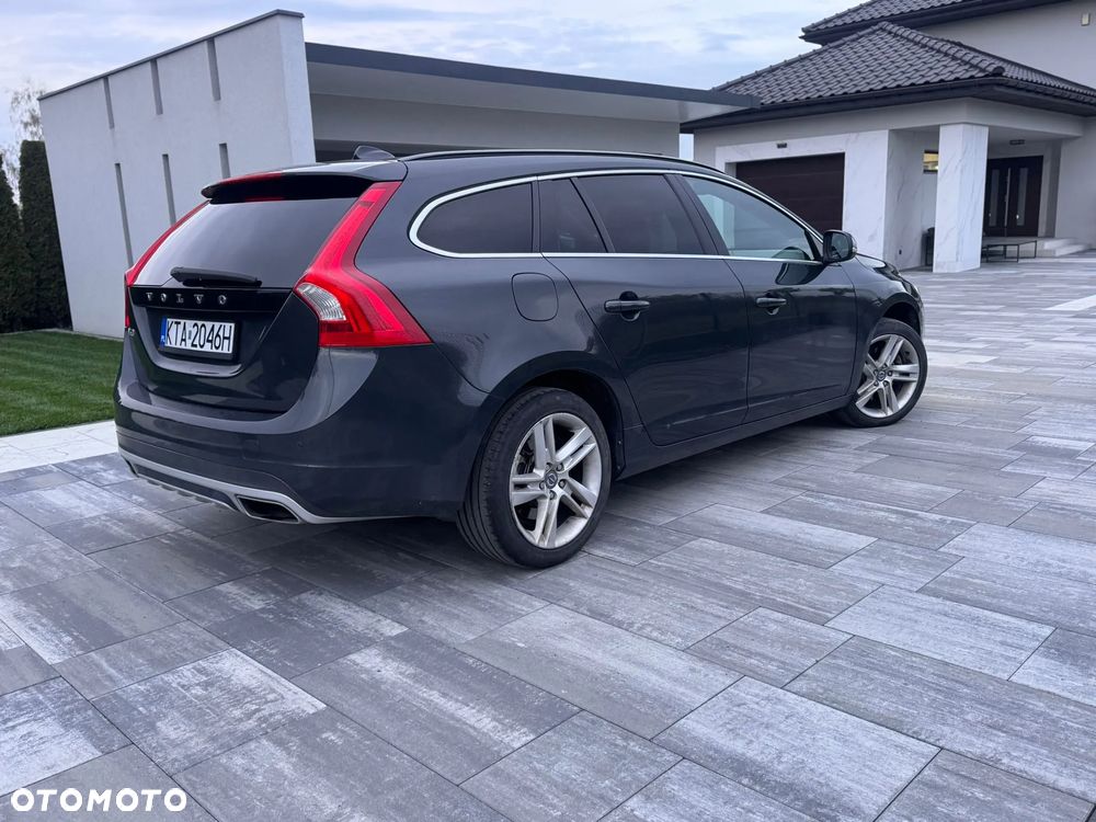 Volvo V60 D3 Summum - 8