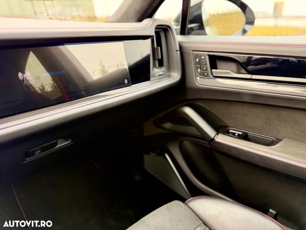 Porsche Cayenne Coupe GTS Tiptronic S - 20