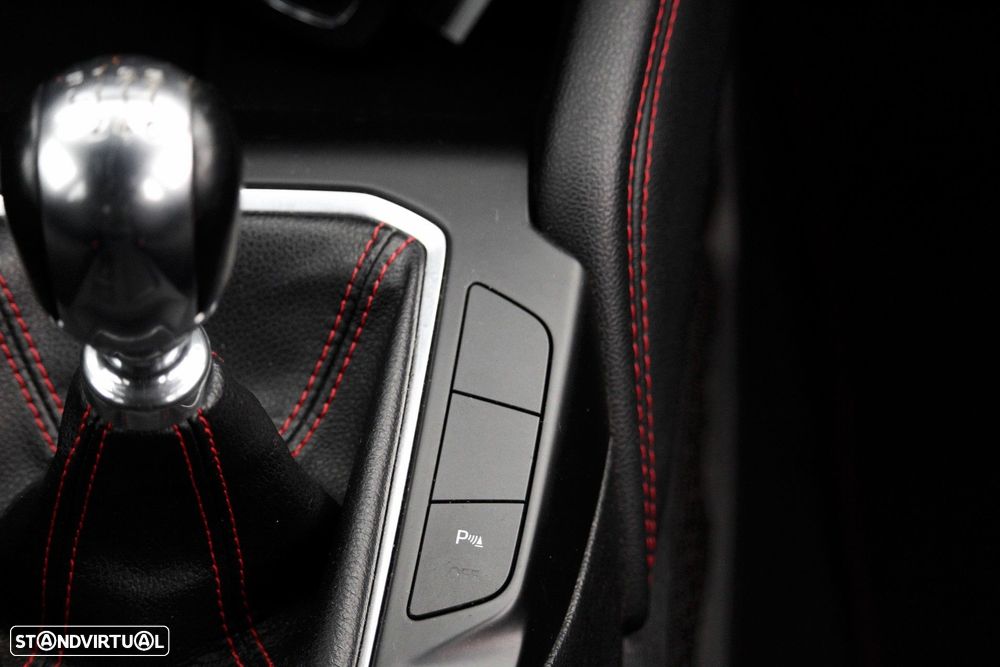 Ford Kuga 1.5 EcoBoost ST-Line - 27