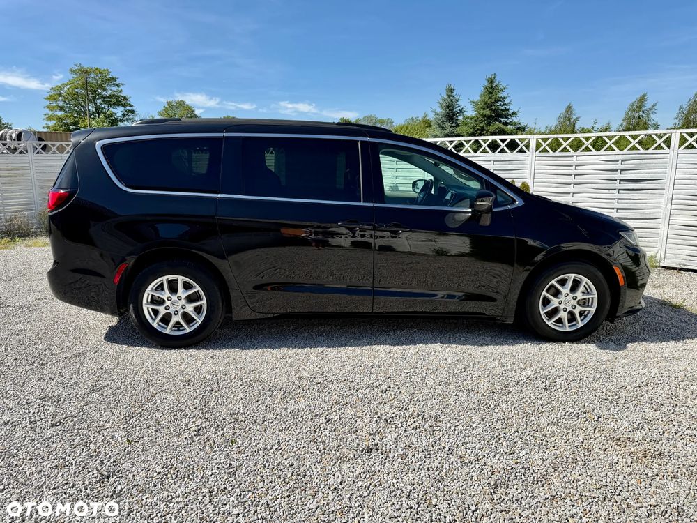 Chrysler Pacifica - 33