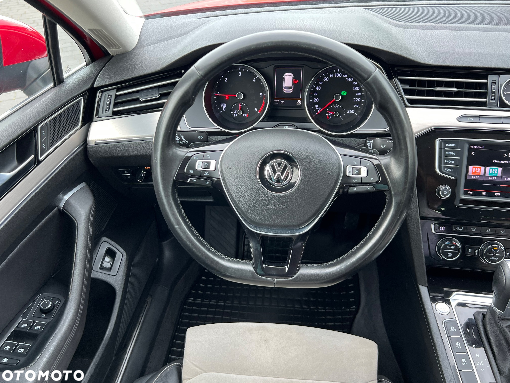 Volkswagen Passat Variant 2.0 TDI SCR DSG (BlueM Tech) Highline - 33
