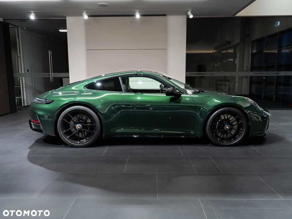Porsche 911 Carrera T-Hybrid 4 GTS - 7