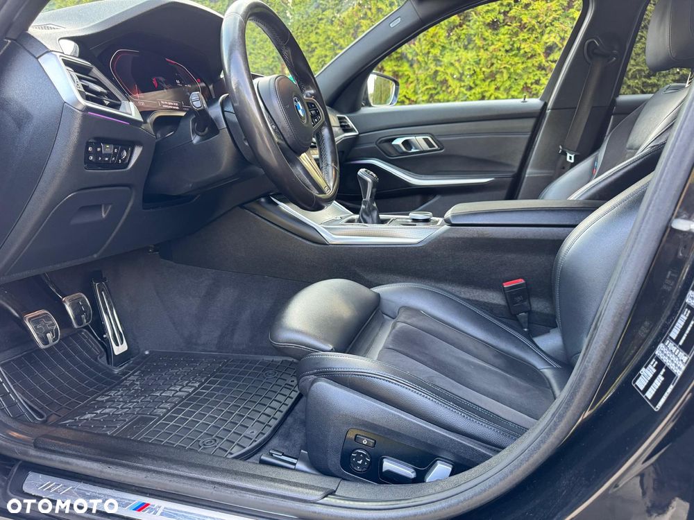 BMW Seria 3 318d Edition M Sport Shadow - 23