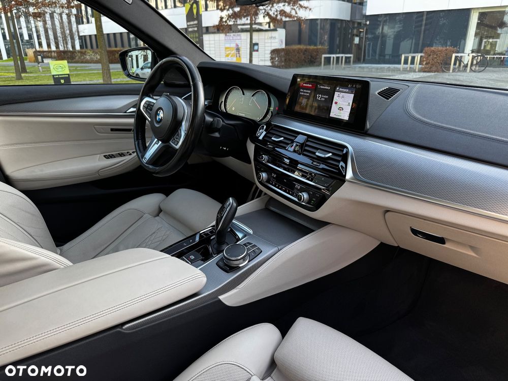 BMW Seria 5 525d M Sport sport - 30