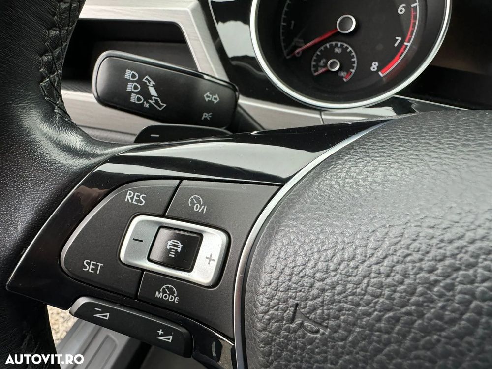 Volkswagen Touran 1.4 TSI DSG Comfortline - 39