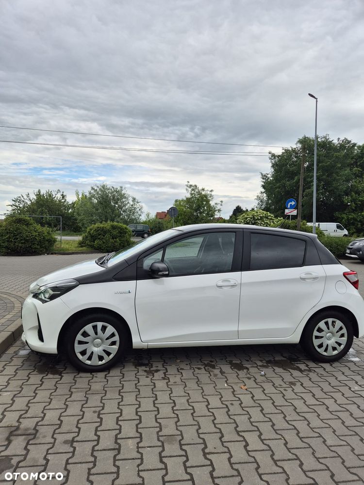 Toyota Yaris Hybrid 100 Active EU6 - 5