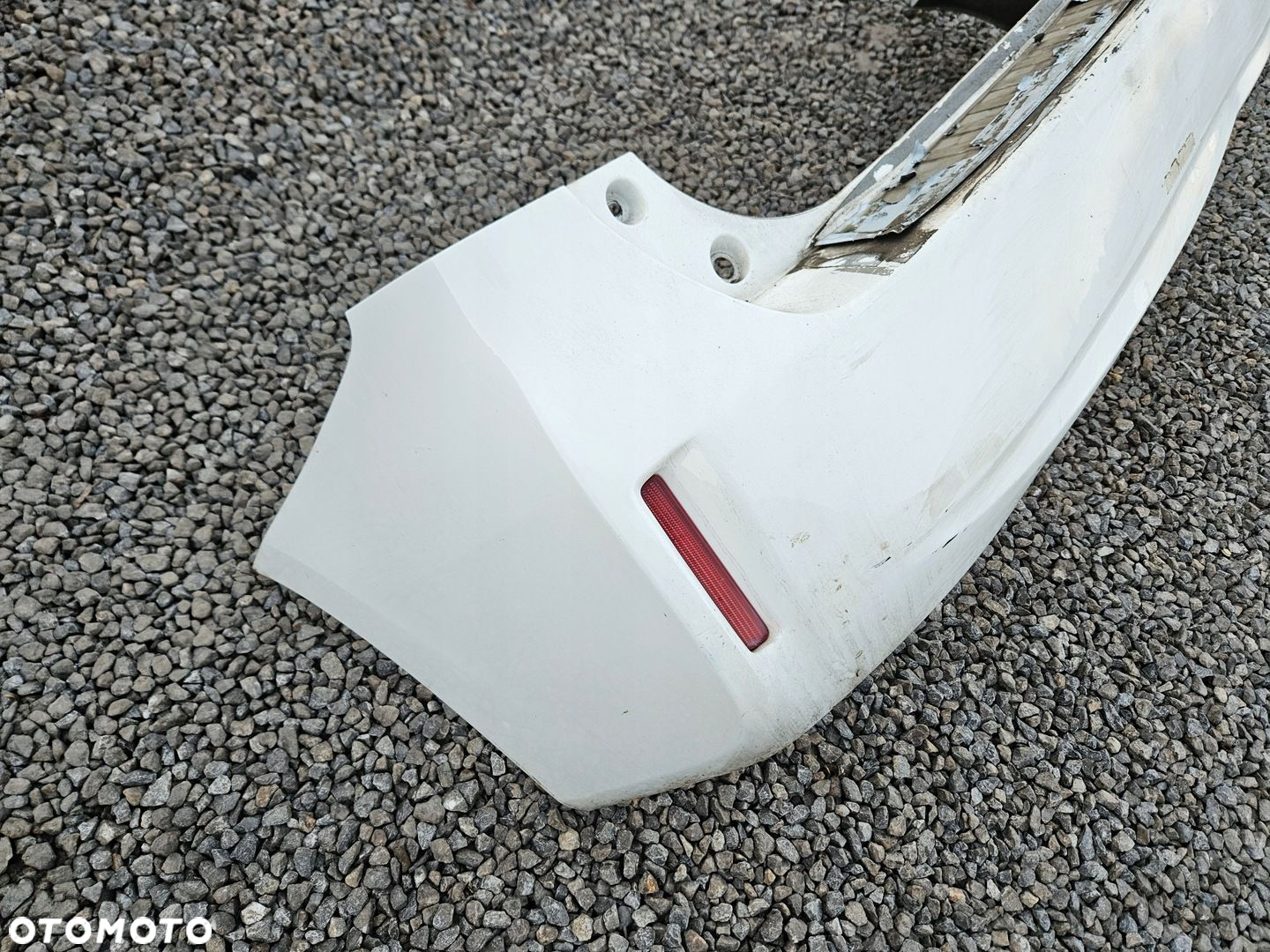 Toyota PRIUS PLUS zderzak tylny tył 040 - 6
