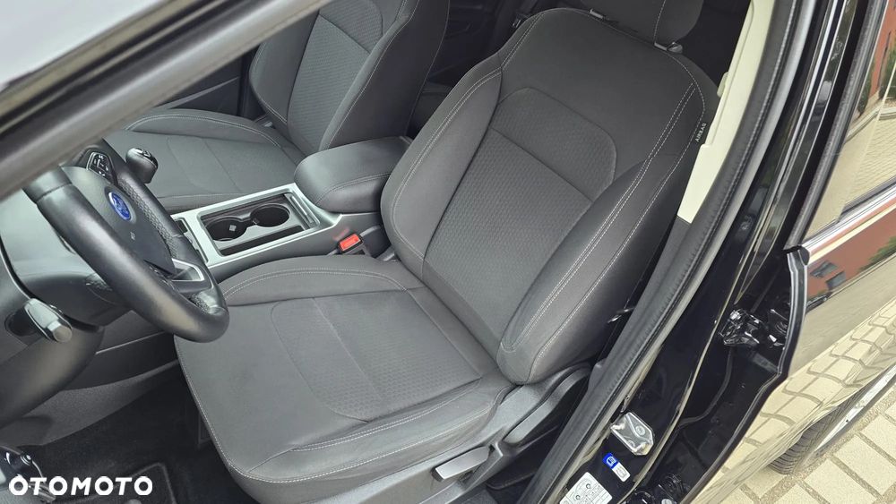 Ford Kuga - 26