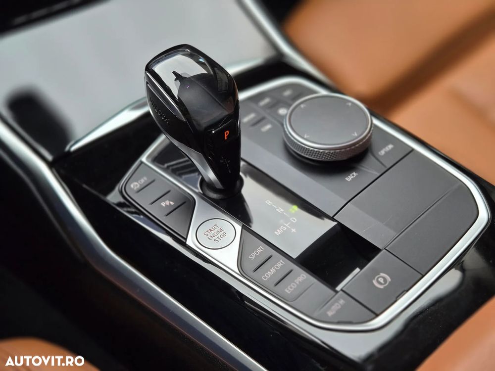 BMW Seria 3 320d Touring Aut. Sport Line - 11