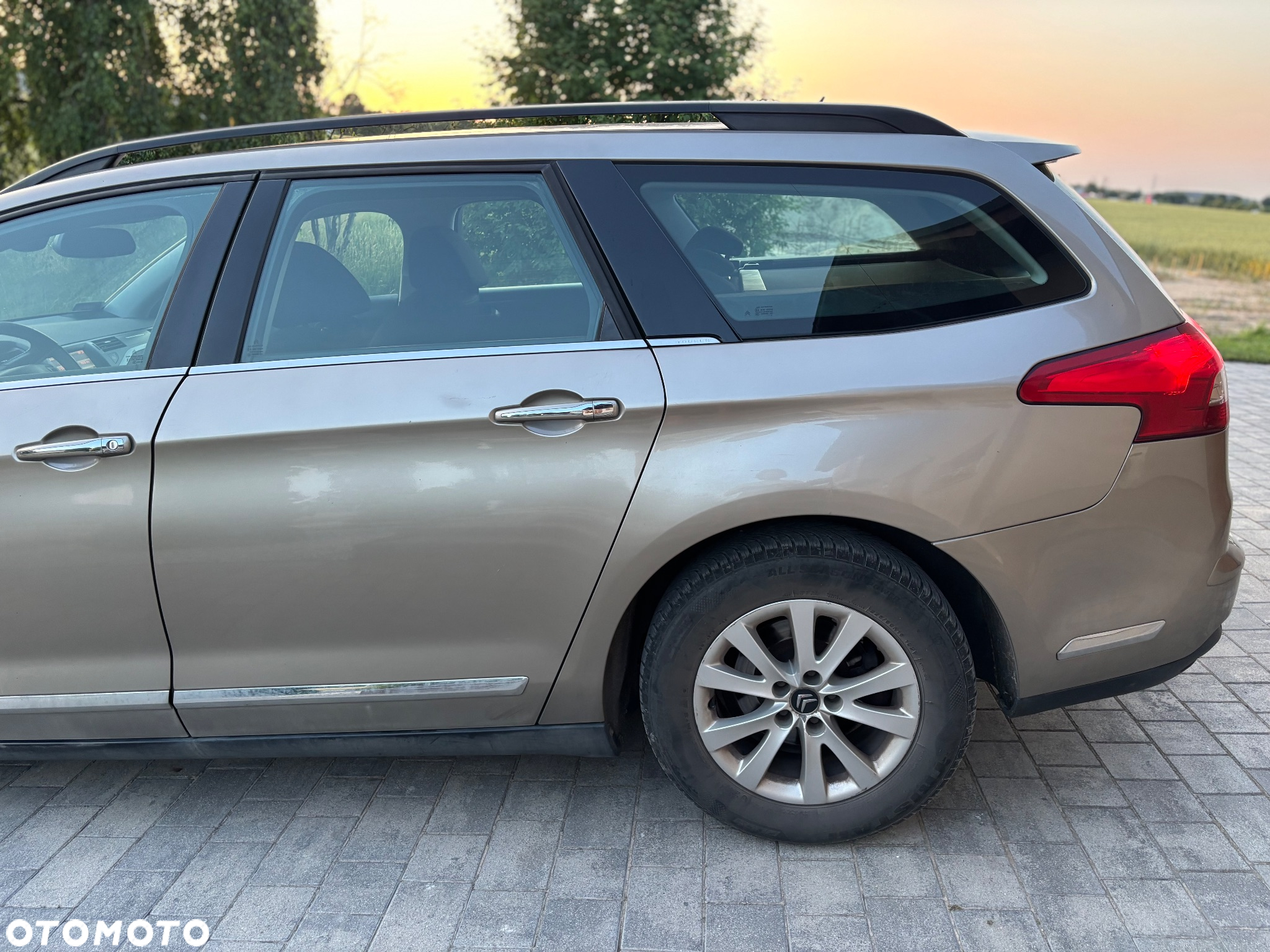 Citroën C5 Tourer e-HDi 110 EGS6 FAP Selection - 17