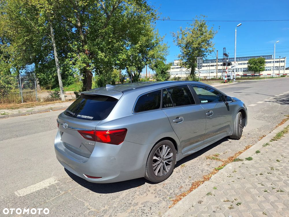 Toyota Avensis 1.8 Premium MS - 4
