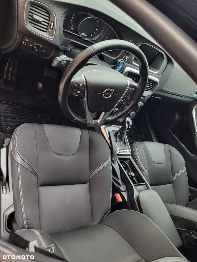 Volvo V40 D3 Geartronic Momentum - 9