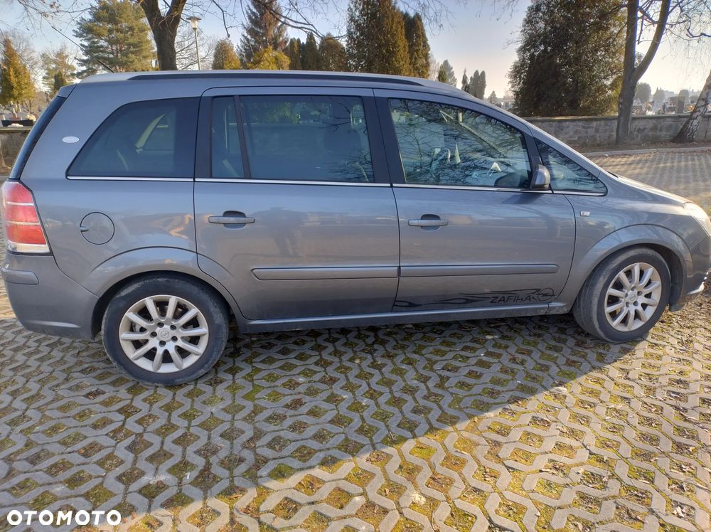 Opel Zafira 1.6 Elegance - 1