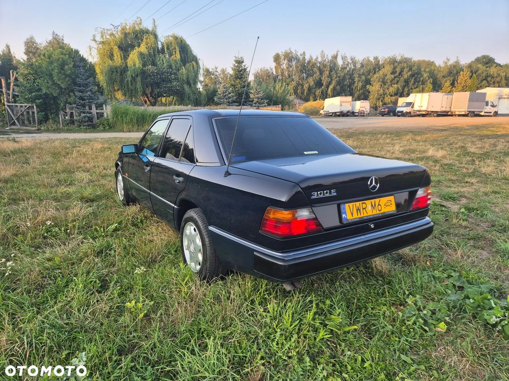 Mercedes-Benz W124 (1984-1993) - 13