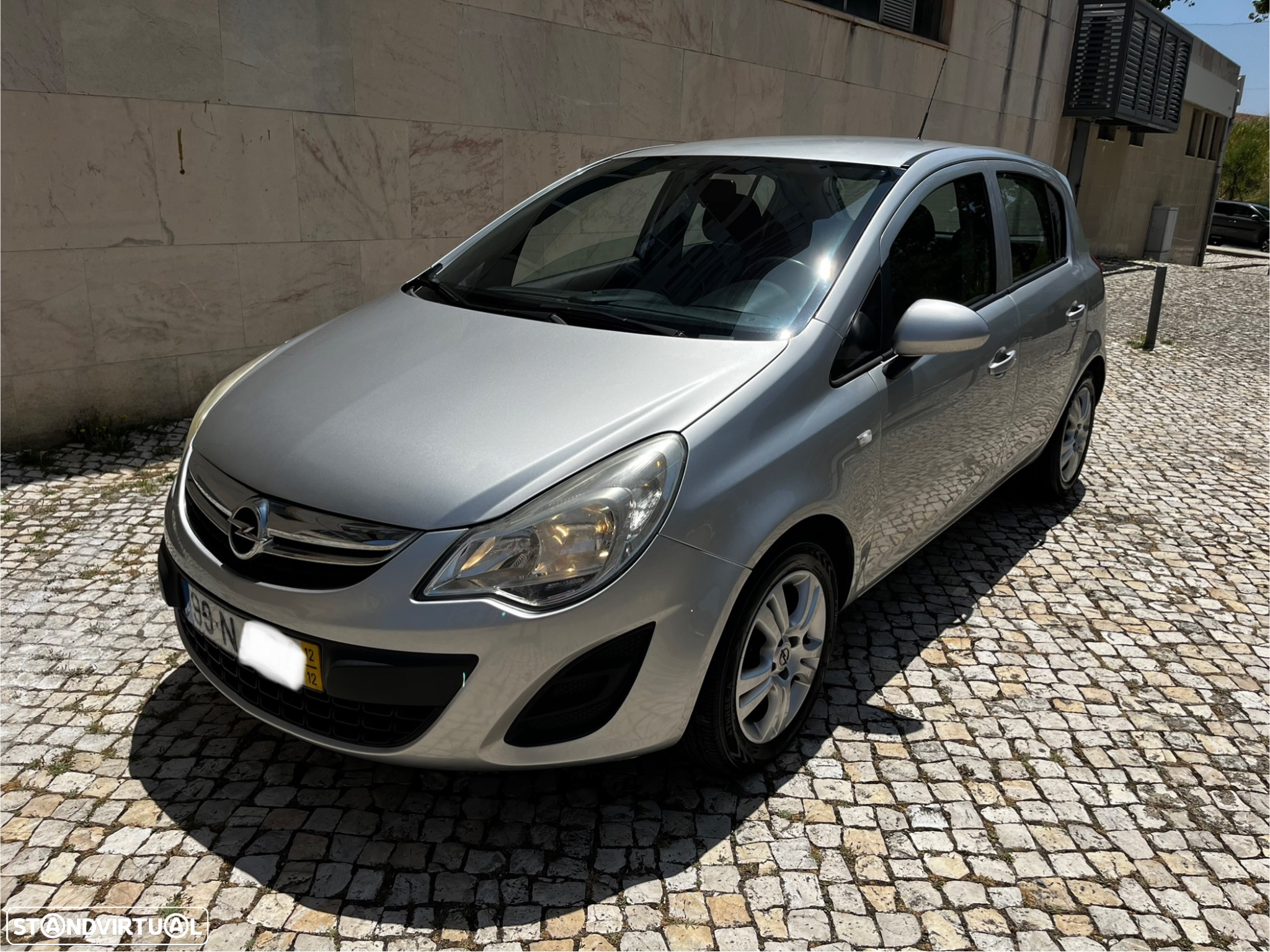 Opel Corsa 1.3 CDTi Enjoy EcoFLEX - 2