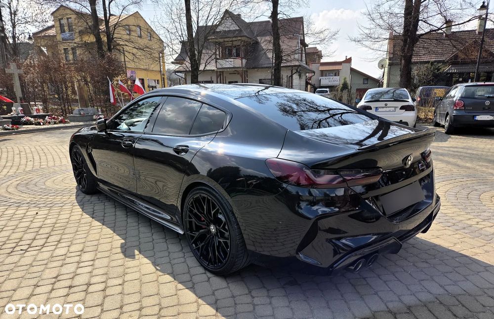 BMW M8 - 8