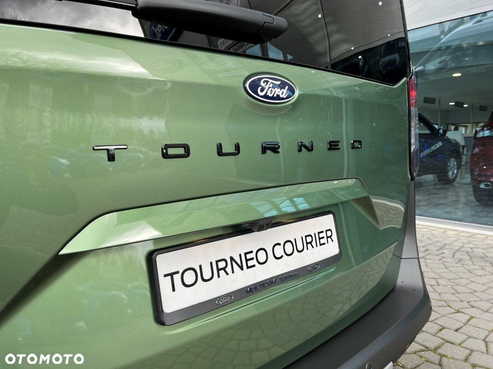 Ford Tourneo Courier - 11