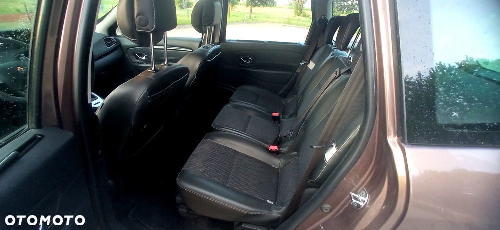 Renault Grand Scenic - 10