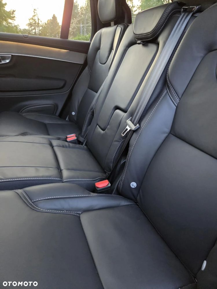 Volvo XC 90 - 9