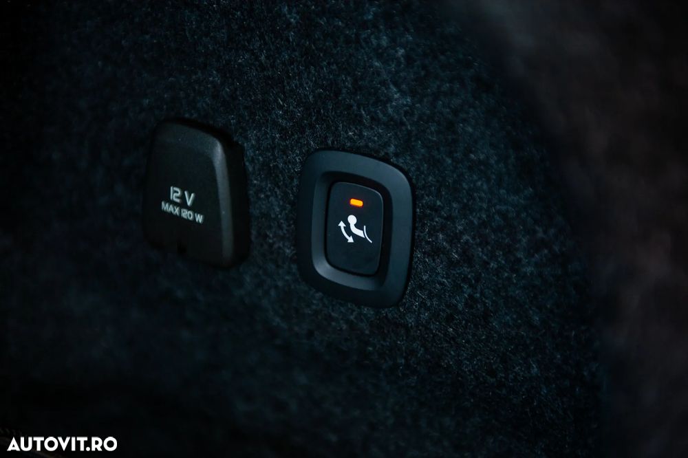 Volvo S60 T8 Recharge AWD Geartronic RDesign - 36