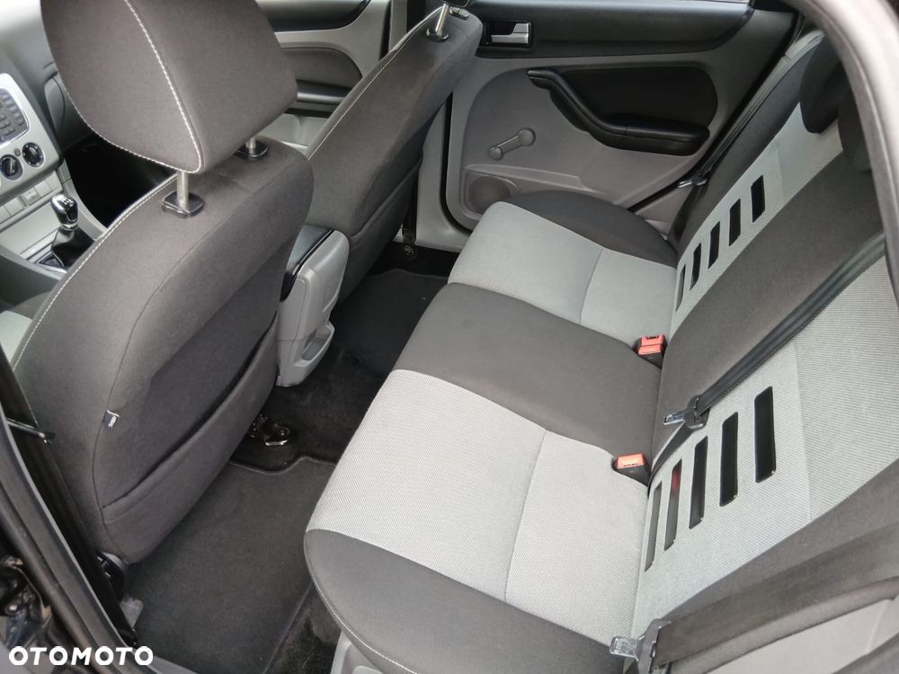 Ford Focus 1.6 16V Ambiente - 34