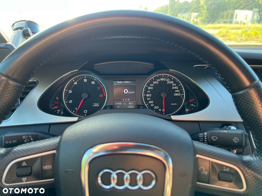 Audi A4 ver-2-0-tfsi-multitronic-s-line-sportpaket - 24