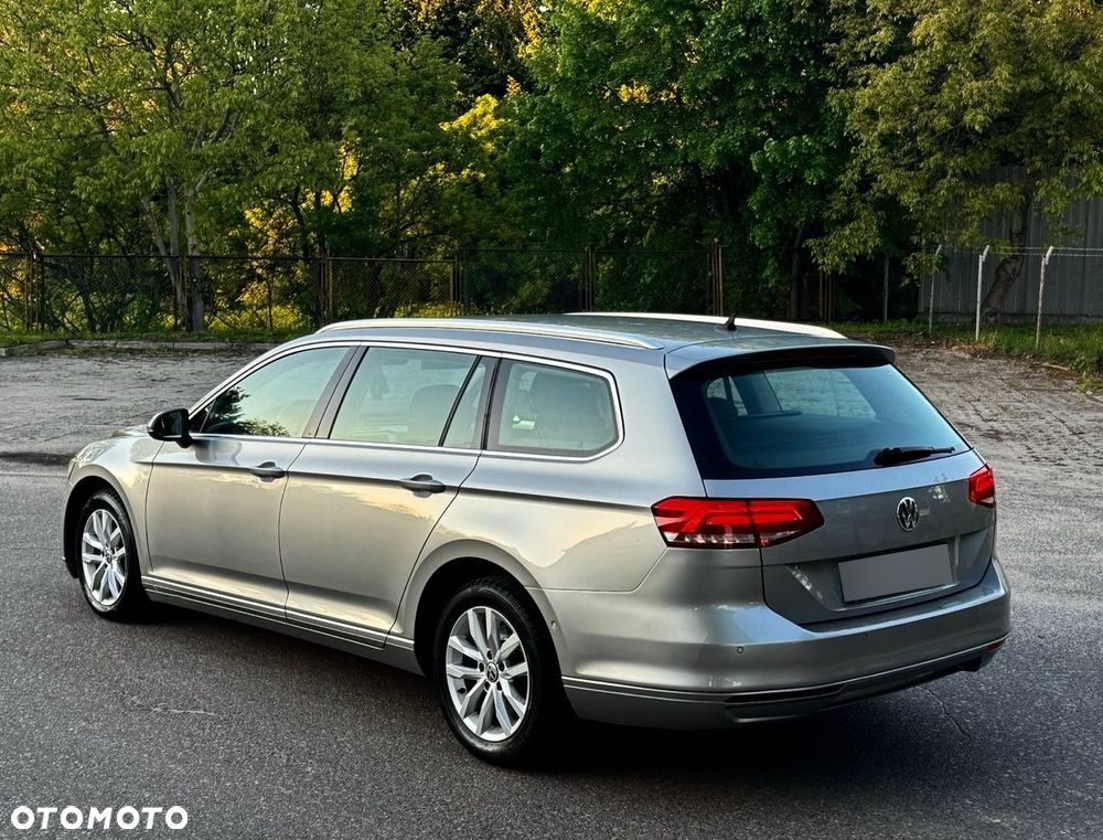Volkswagen Passat - 13