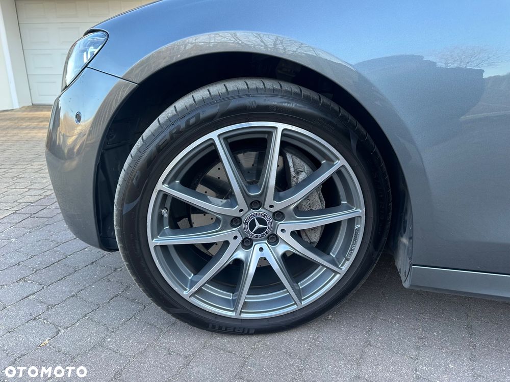 Mercedes-Benz Klasa E 200 4-Matic AMG - 16