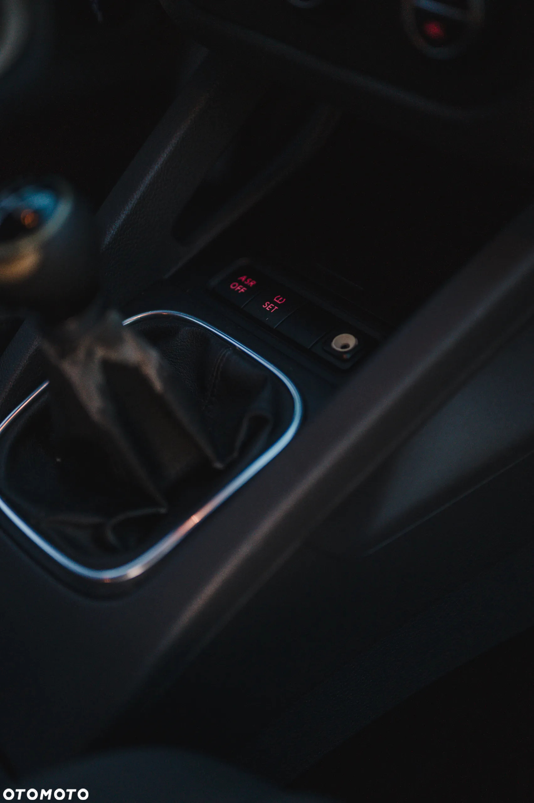 Volkswagen Golf V 1.9 TDI GT Sport - 5